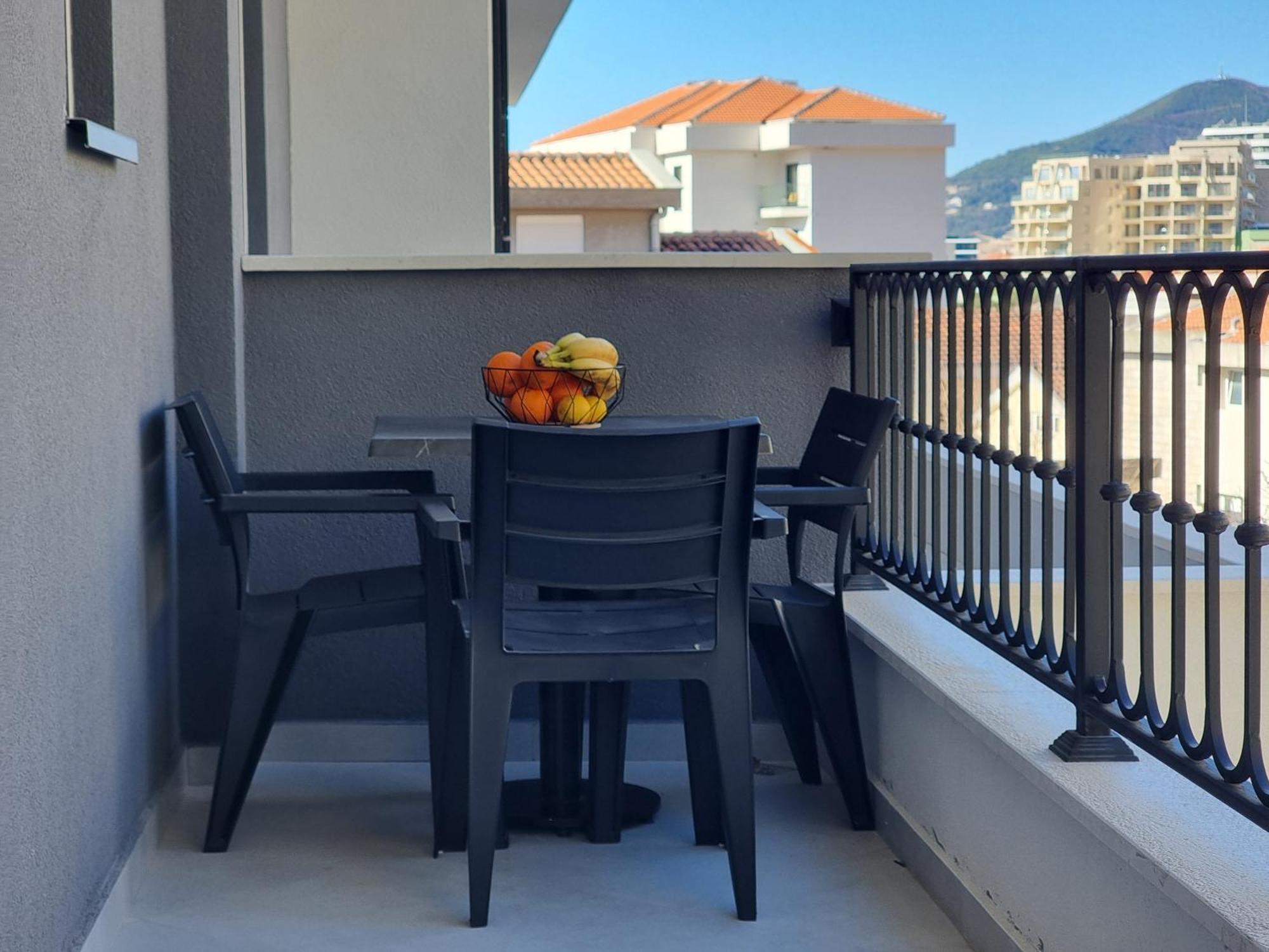 Adriatic Apartments Будва Екстер'єр фото