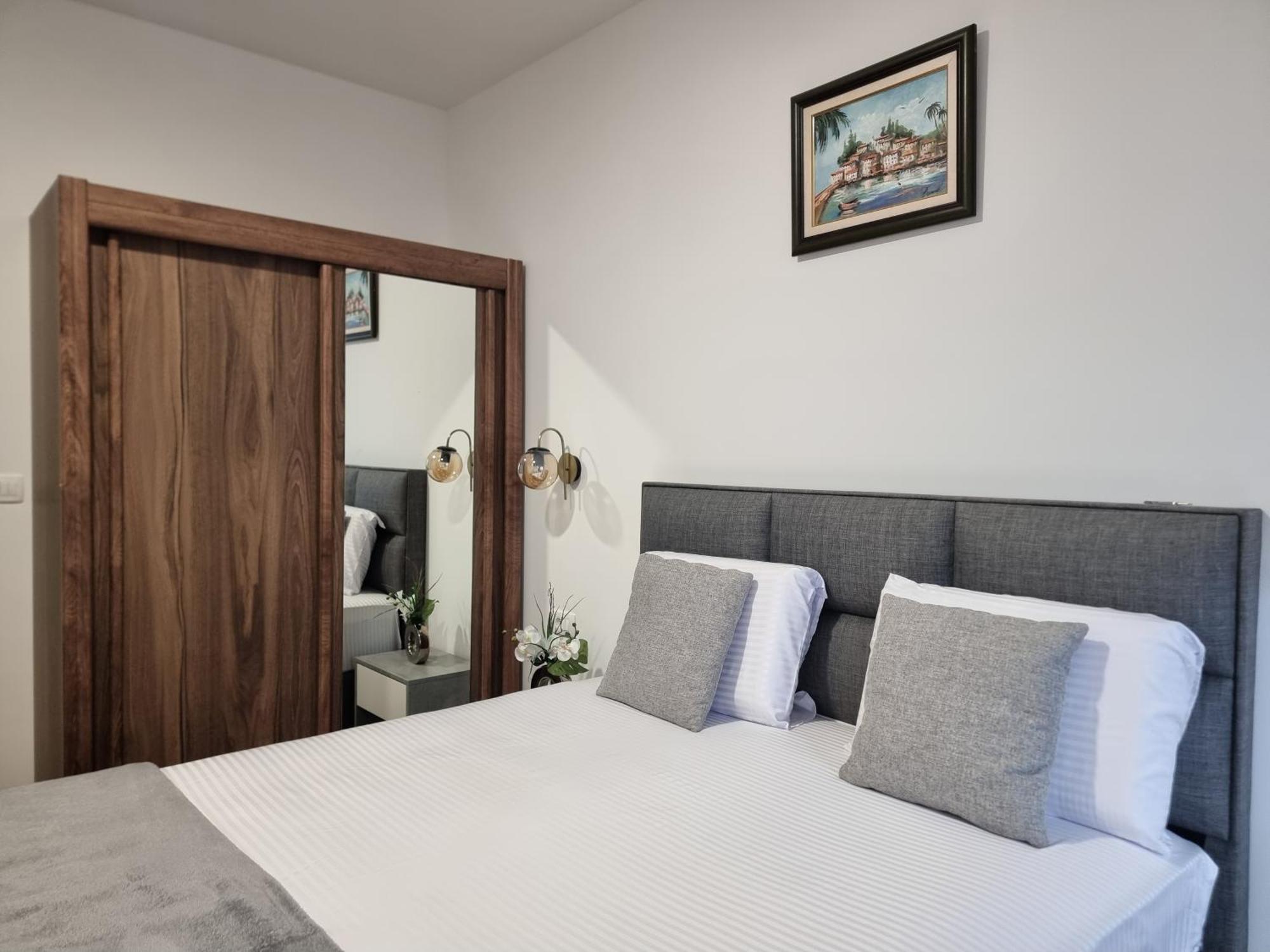Adriatic Apartments Будва Екстер'єр фото