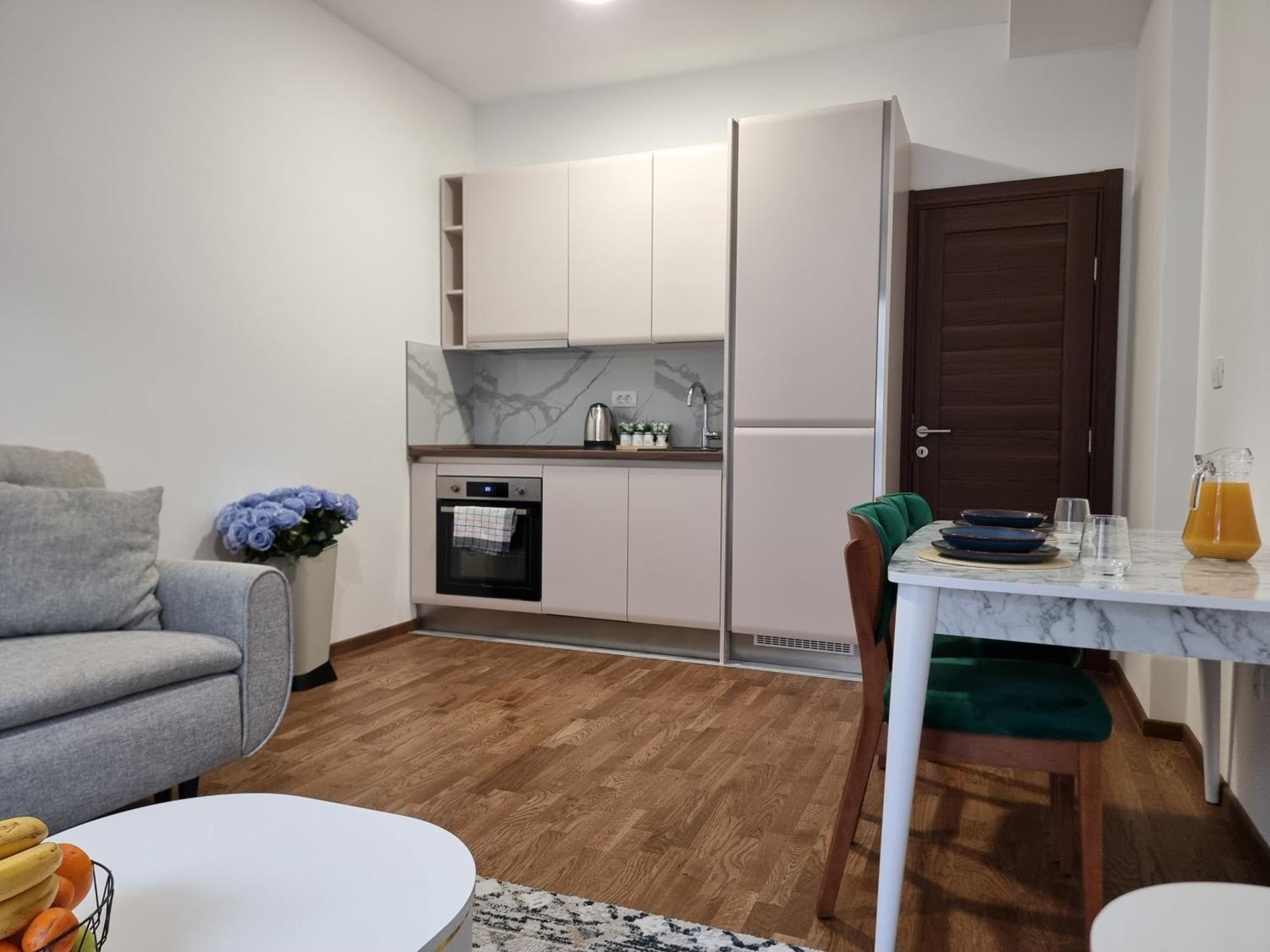 Adriatic Apartments Будва Екстер'єр фото