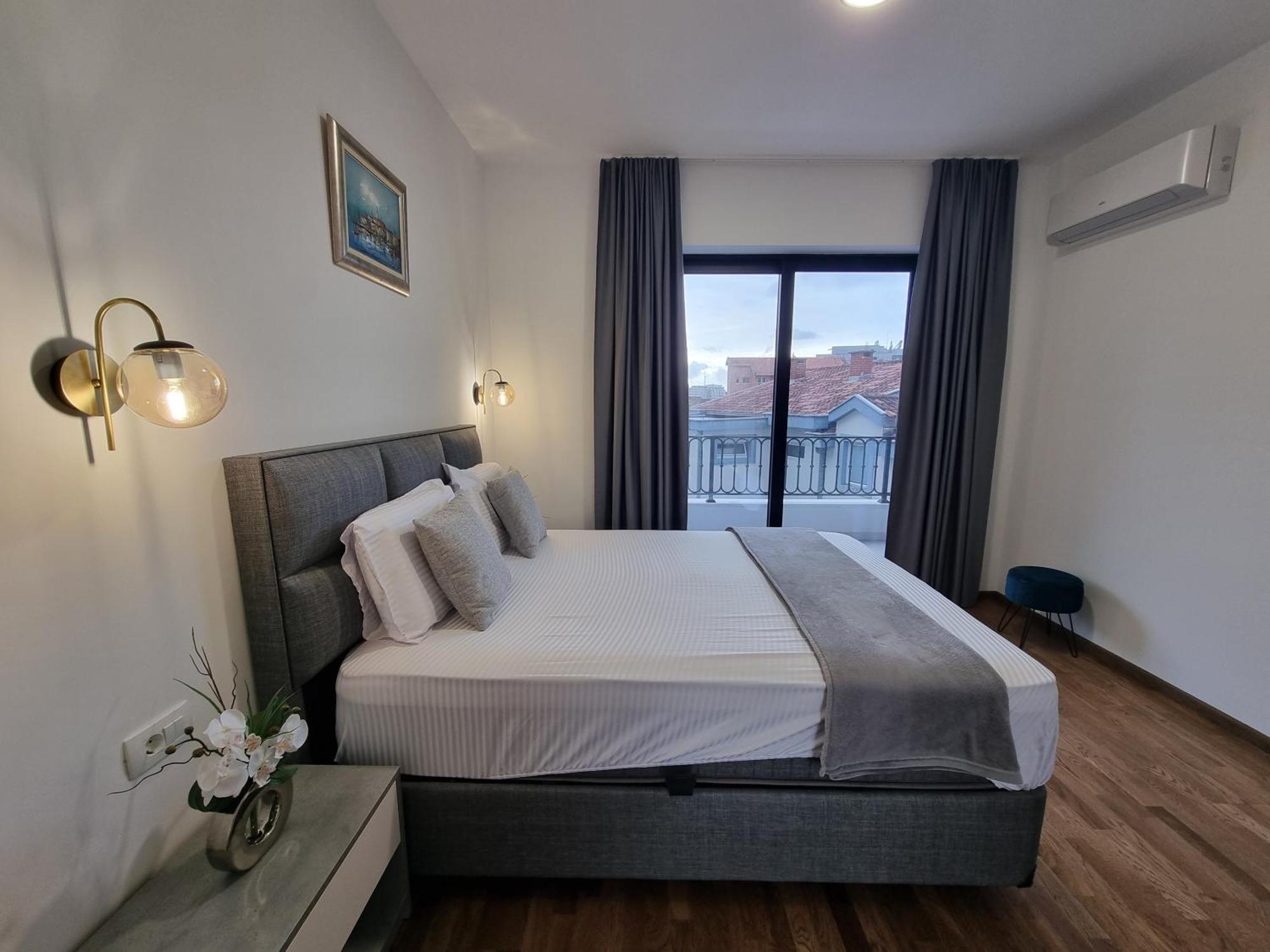 Adriatic Apartments Будва Екстер'єр фото