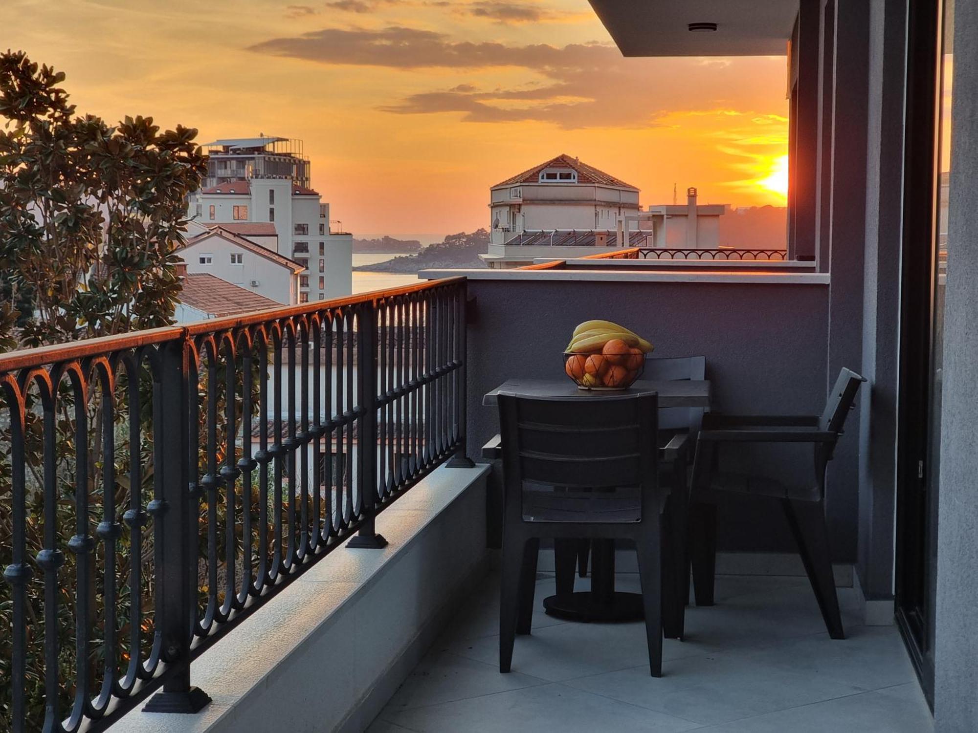 Adriatic Apartments Будва Екстер'єр фото