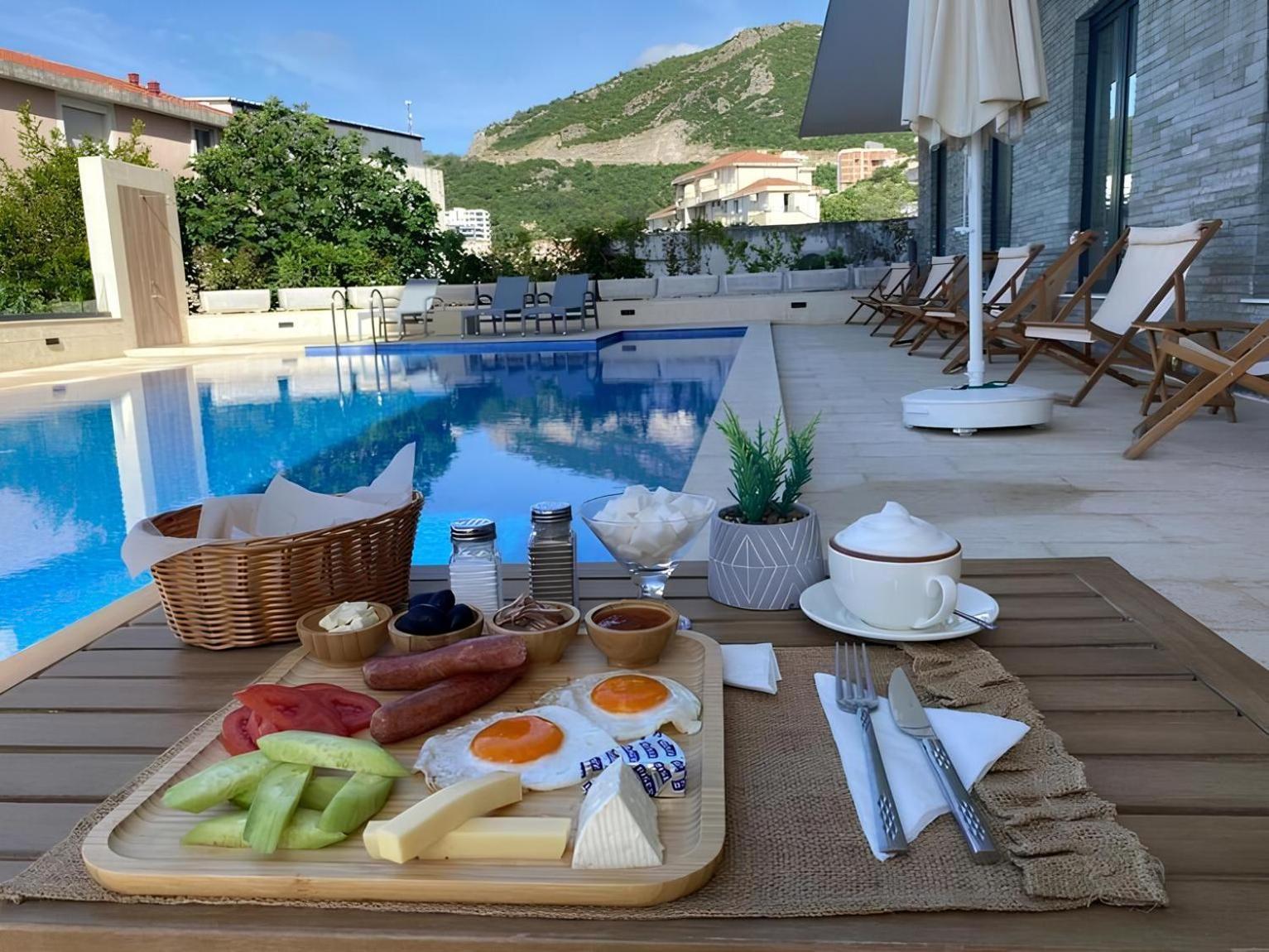 Adriatic Apartments Будва Екстер'єр фото