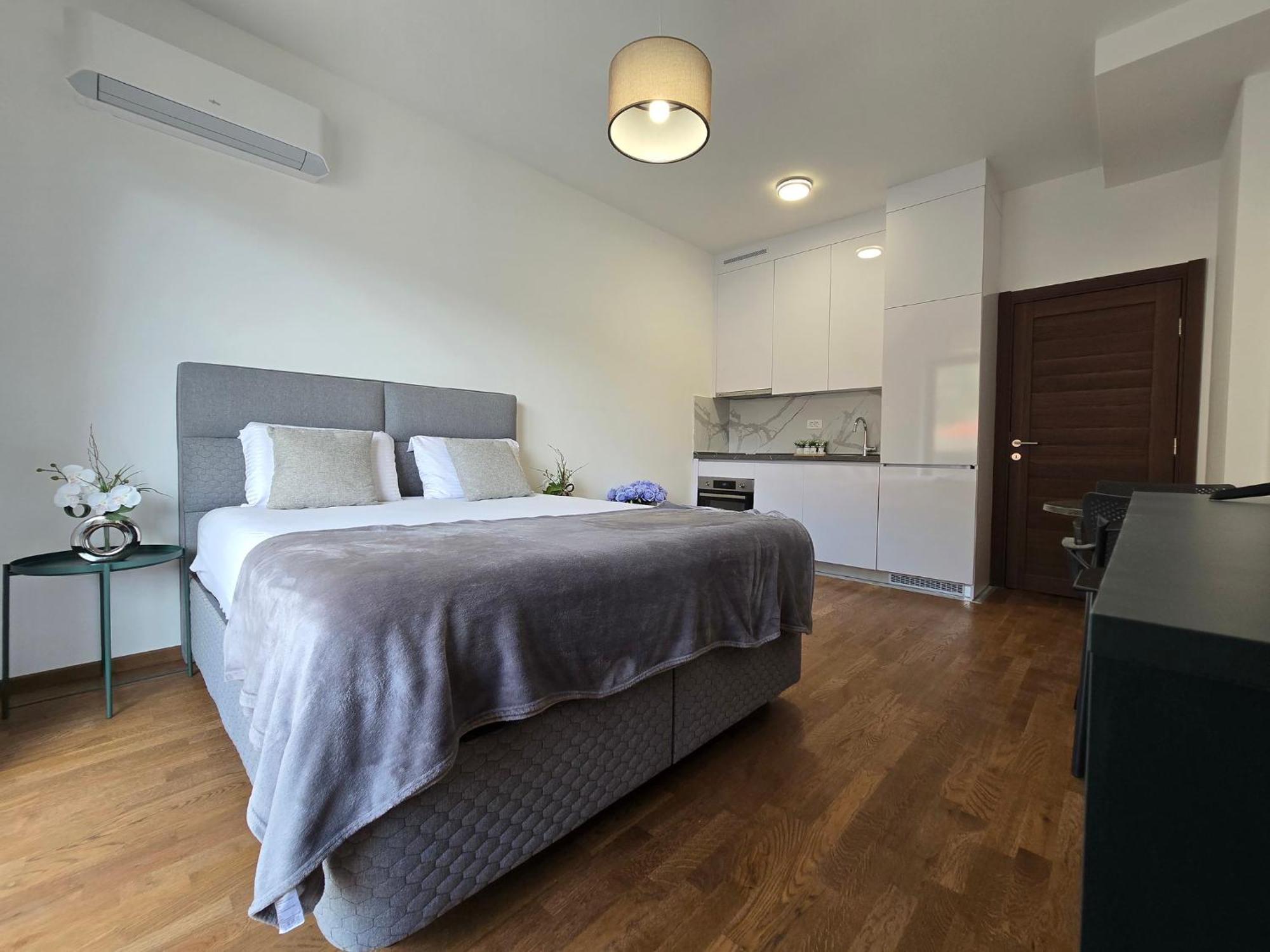 Adriatic Apartments Будва Екстер'єр фото